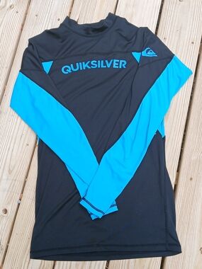 Quiksilver Men’s Black & Blue Long Sleeve Rash Guard